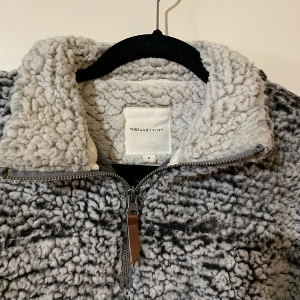 Thread & Supply Wubby Sherpa Quarter 1/4 Zip - Picture 3 of 9